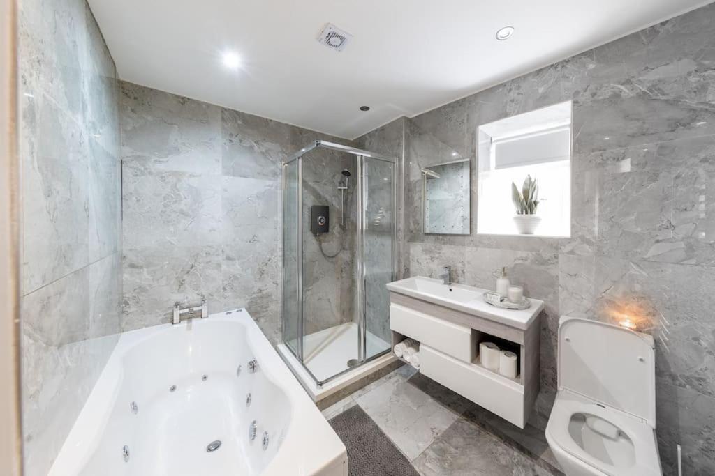 Luxury, Open Plan Apartment Bradford  Kültér fotó